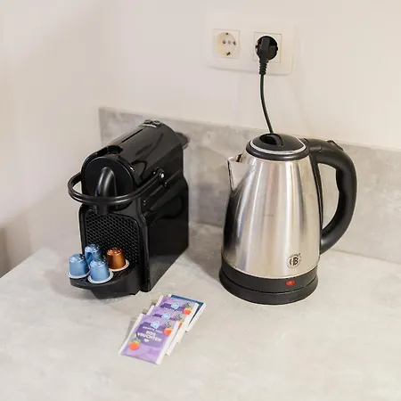 Alphabet - Hendrikkade 10 3*