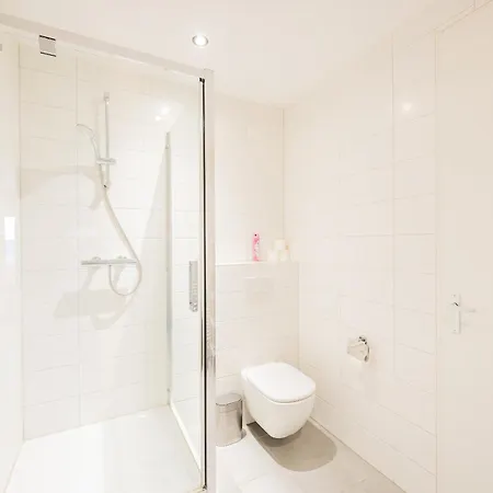 Alphabet - Hendrikkade 10