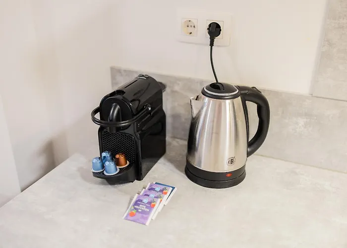 Alphabet - Hendrikkade 10 3*