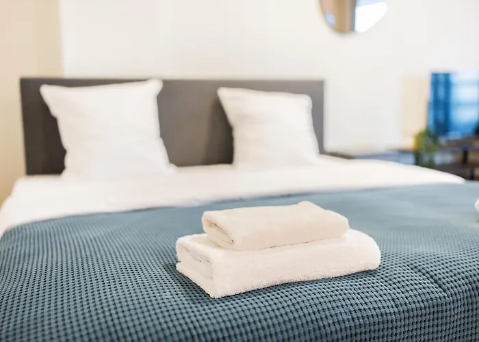 Alphabet - Hendrikkade 10 3*